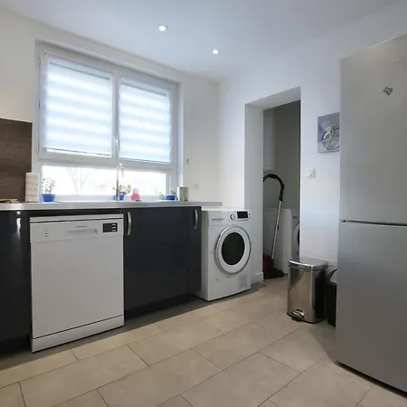 Appartement Grand T3 De Standing Au Centre De Proche Aéroport, Airbus Et Tramway *